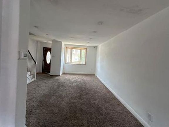 4th image of 4440 Vista St