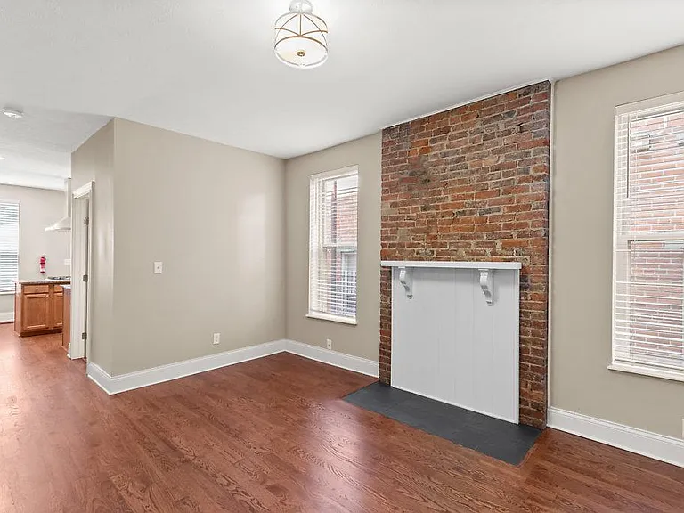 1131 Franklin Ave — Photo 6