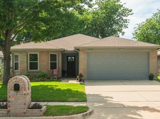 9321 Goldenview Dr, Fort Worth, TX 76244