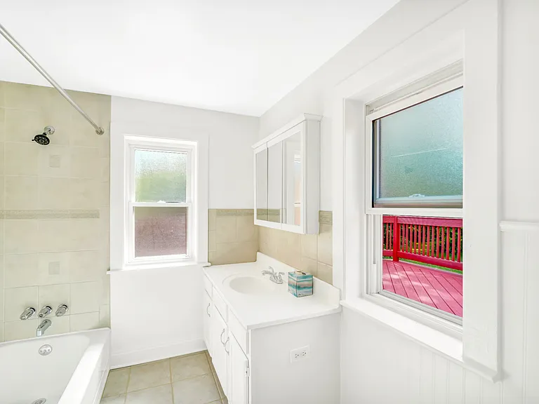 29 Hazelhurst Ave — Photo 6