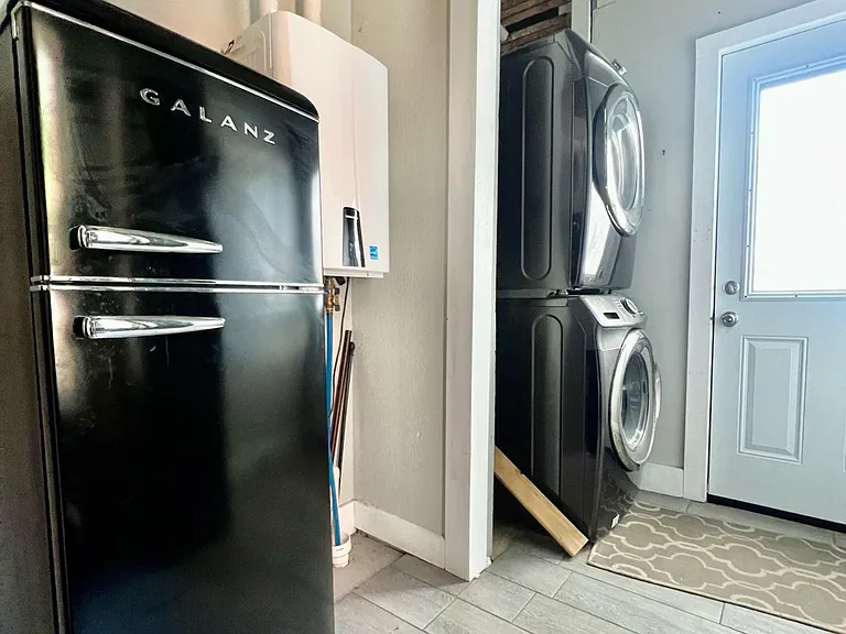 220 W Latimer St #A — Photo 6