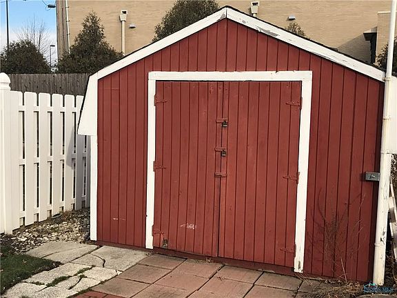 4th image of 3324 Hughes Blvd