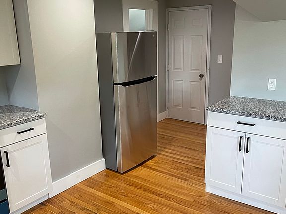 4th image of 188 S Orchard St #3
