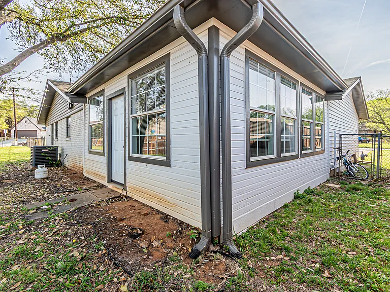 308 Franklin Dr — Photo 23