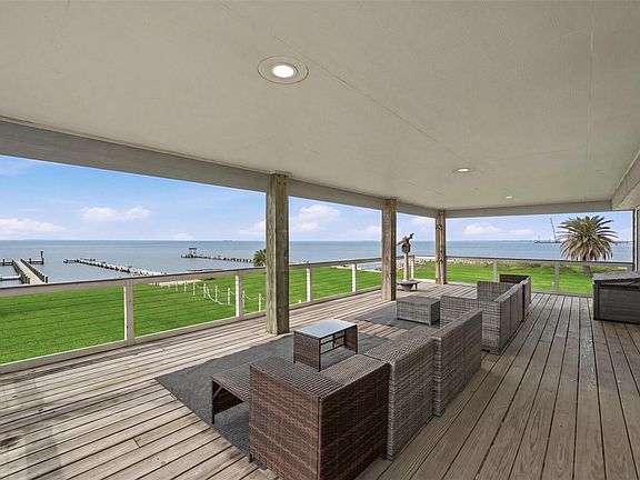 4th image of 7712 Channelview Dr