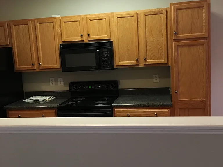 8 Rock Side Ct — Photo 2