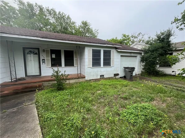 406 Lariat Ln, Victoria, TX 77901