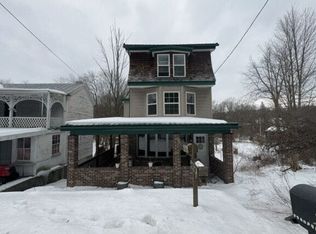 570 Pine Creek Dr, Barnesville, PA 18214