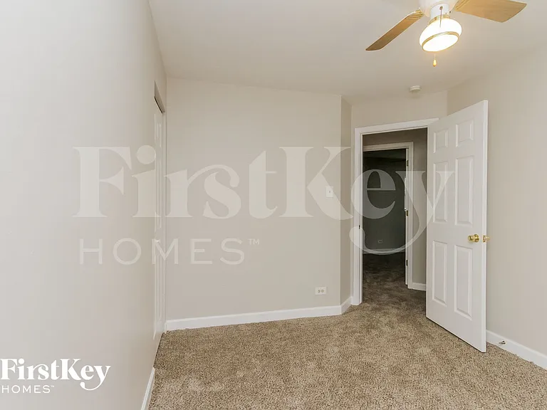 484 Talala St — Photo 12