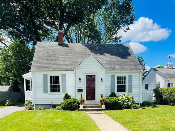 118 Chapmans Ave, Warwick, RI 02886