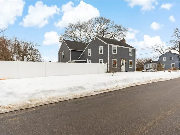 48 Rowe Ave, Warwick, RI 02889