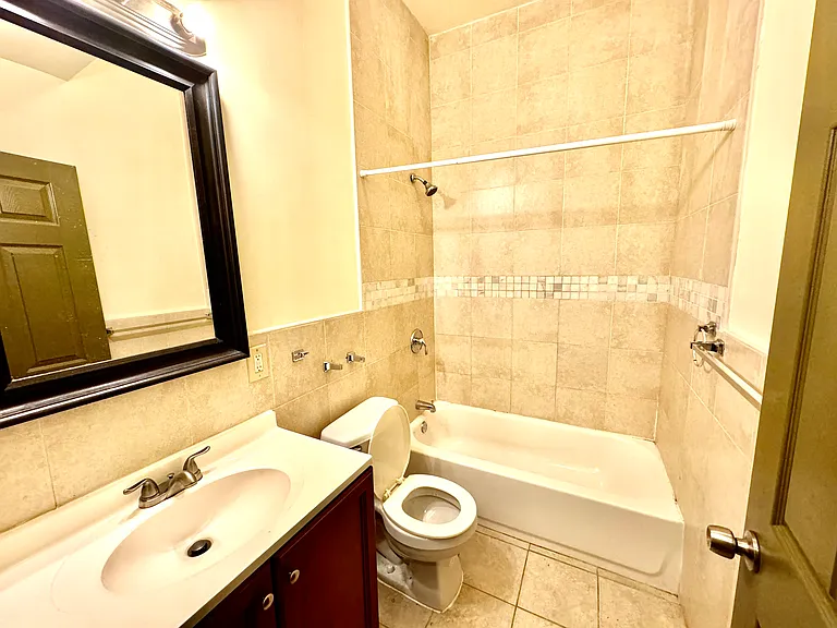439 N 13th St #4C — Photo 9