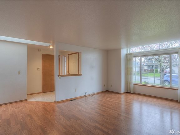 4th image of 5713 Thornbury Dr SE