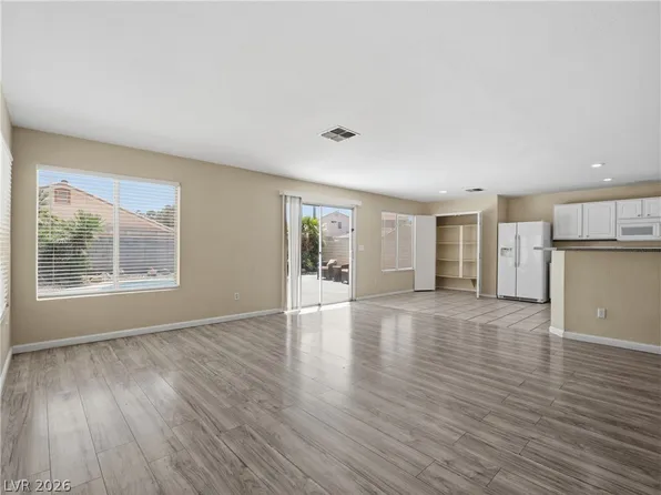 8717 Majestic Pine Ave, Las Vegas, NV 89143