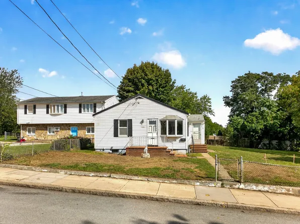 458 Buffinton St, Fall River, MA 02721