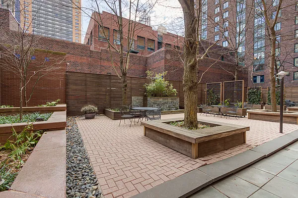 Sold by Nest Seekers International | media 9