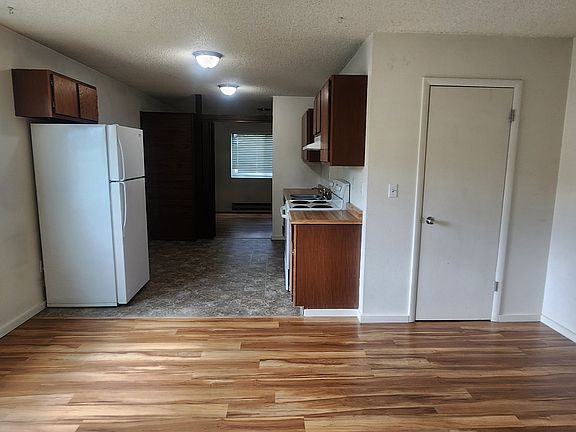 5th image of 1610 Lloyd St #502