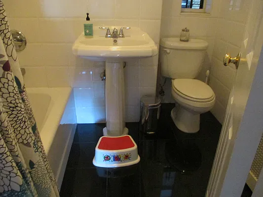 Rented by Rita S Citrin, LREB | media 39