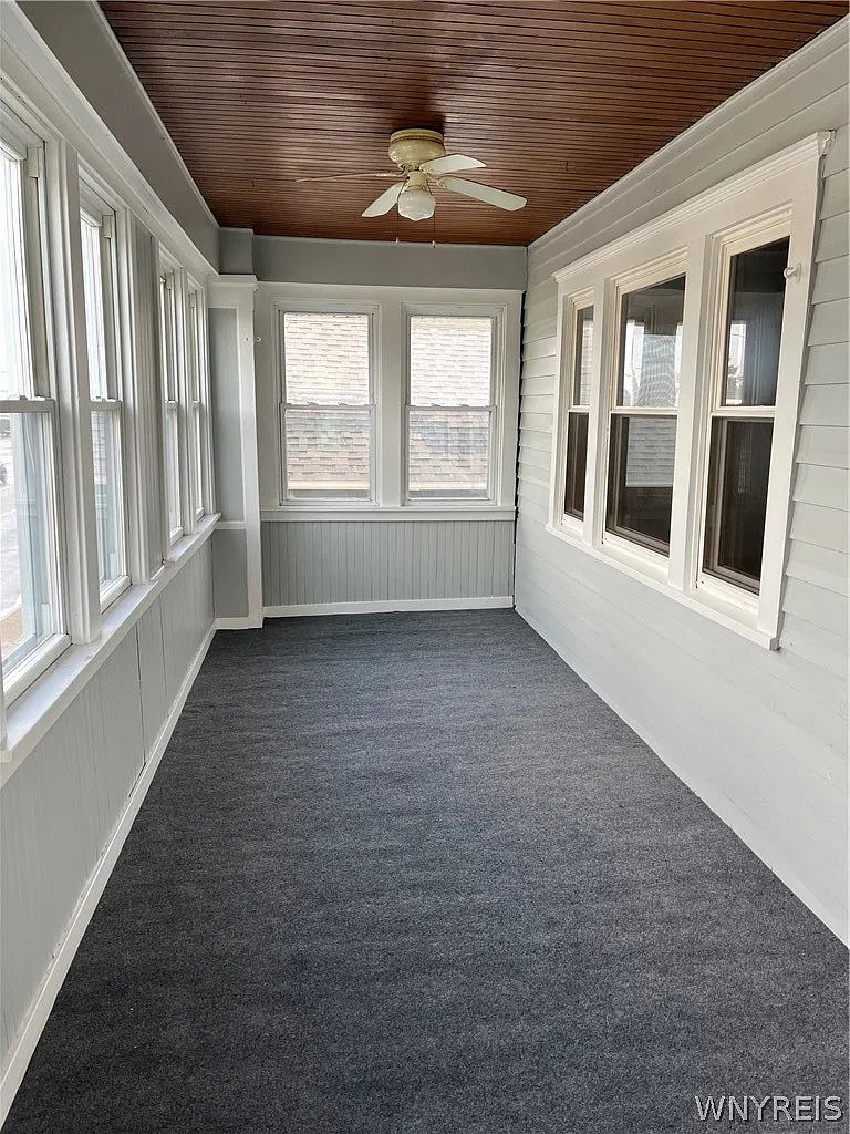 3 bed, 1.0 bath, 1600 sqft, $1,975 — Photo 2