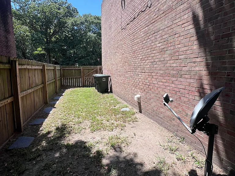 6420 Faraday Ct — Photo 15