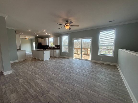 4th image of 631 Imogene Dr