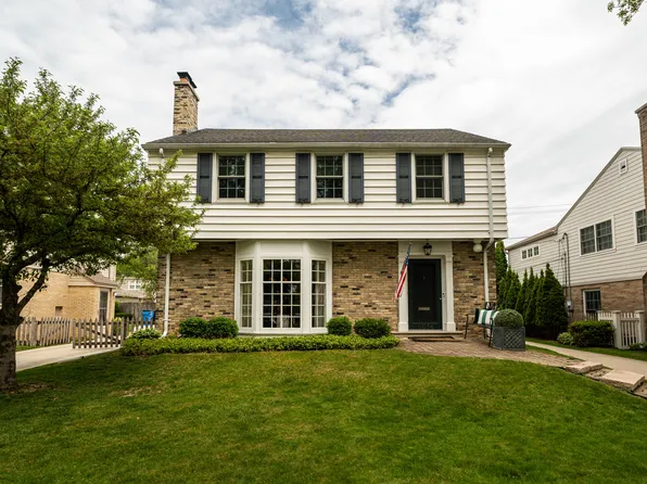 6014 N Kent Ave, Whitefish Bay, WI 53217