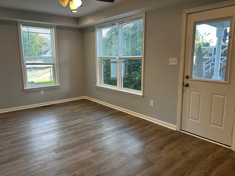 2605 Maple Ave — Photo 10