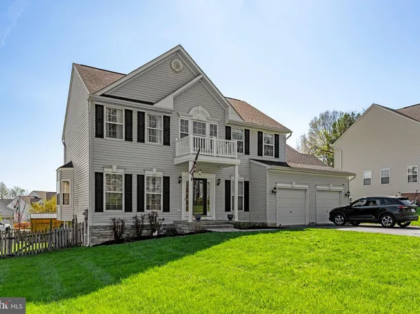 50 Cypress Point Dr, Charles Town, WV 25414