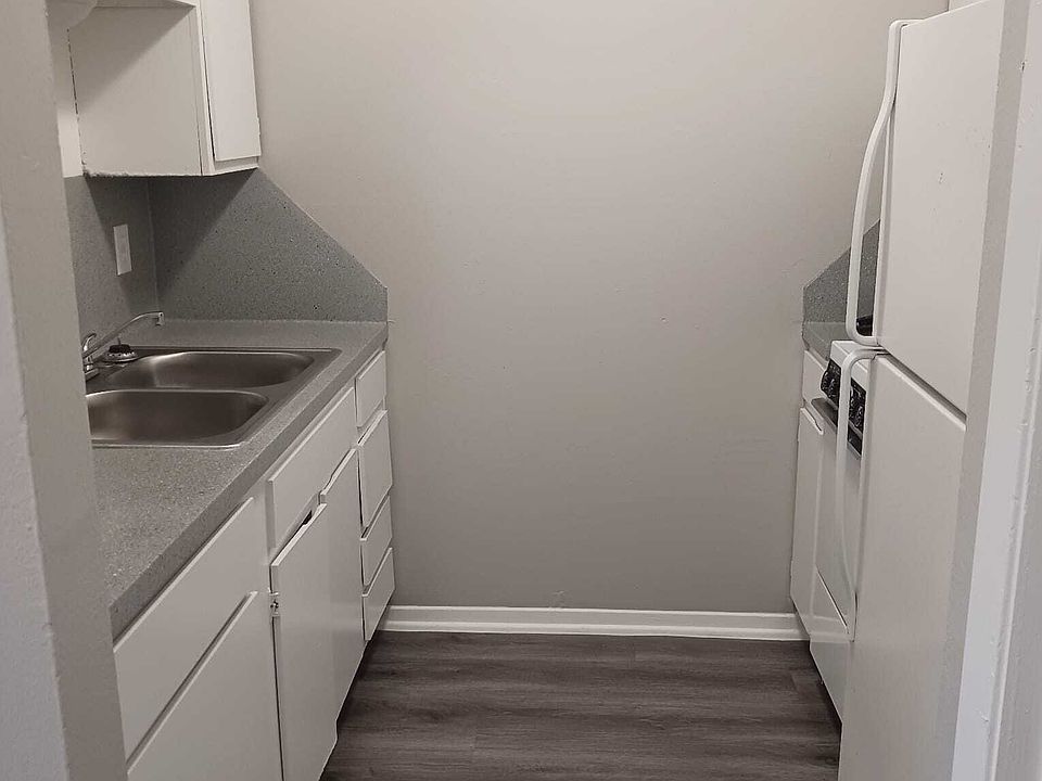 1st image of 1608 W McIntyre St #17367667