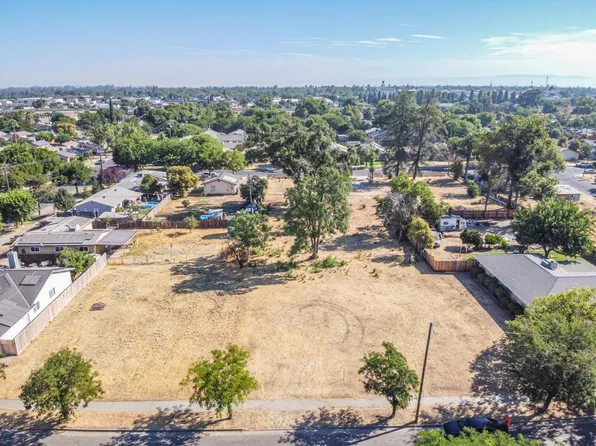 835 W 10th St, Merced, CA 95341