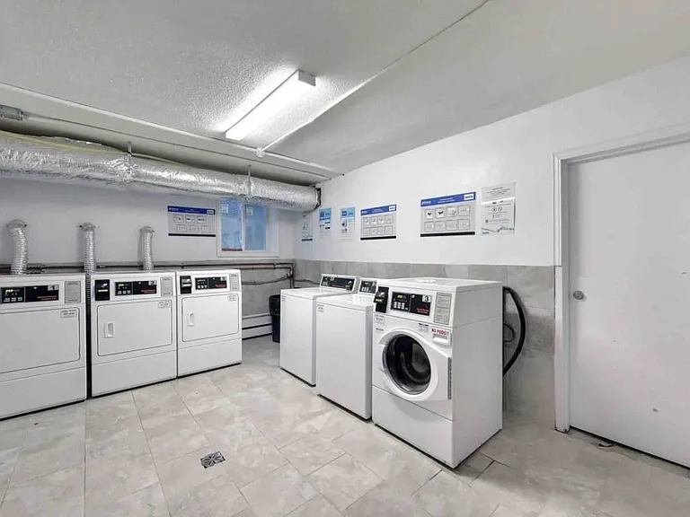 13 Lansdowne Ave N #207 — Photo 14
