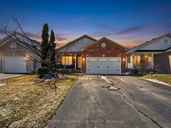 62 Leggott Ave, Barrie, ON L4N 8B1