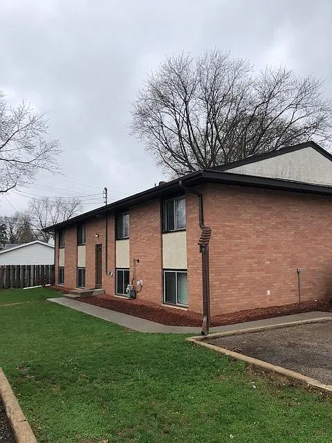 2 bed, 900 sqft, $1,400 — Photo 1