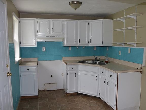 5th image of 3642 Canton Ave