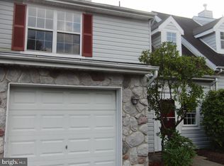 302 Independence Dr, Holland, PA