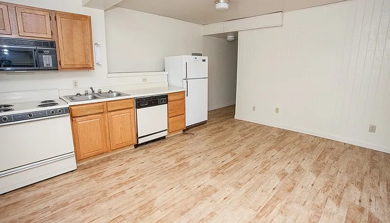Building Photo - 547 Layman Ave #2