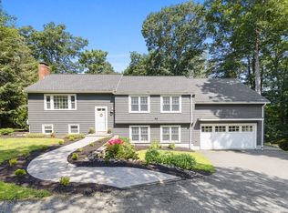 44 East St, Middleton, MA 01949
