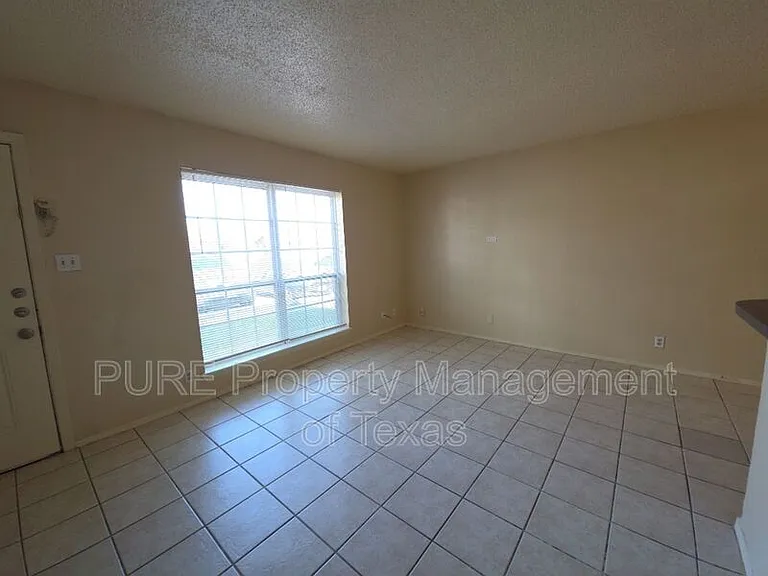 5808 Wellington Dr #3 — Photo 7