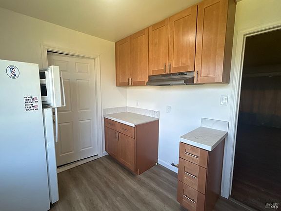 5th image of Laurel Way
