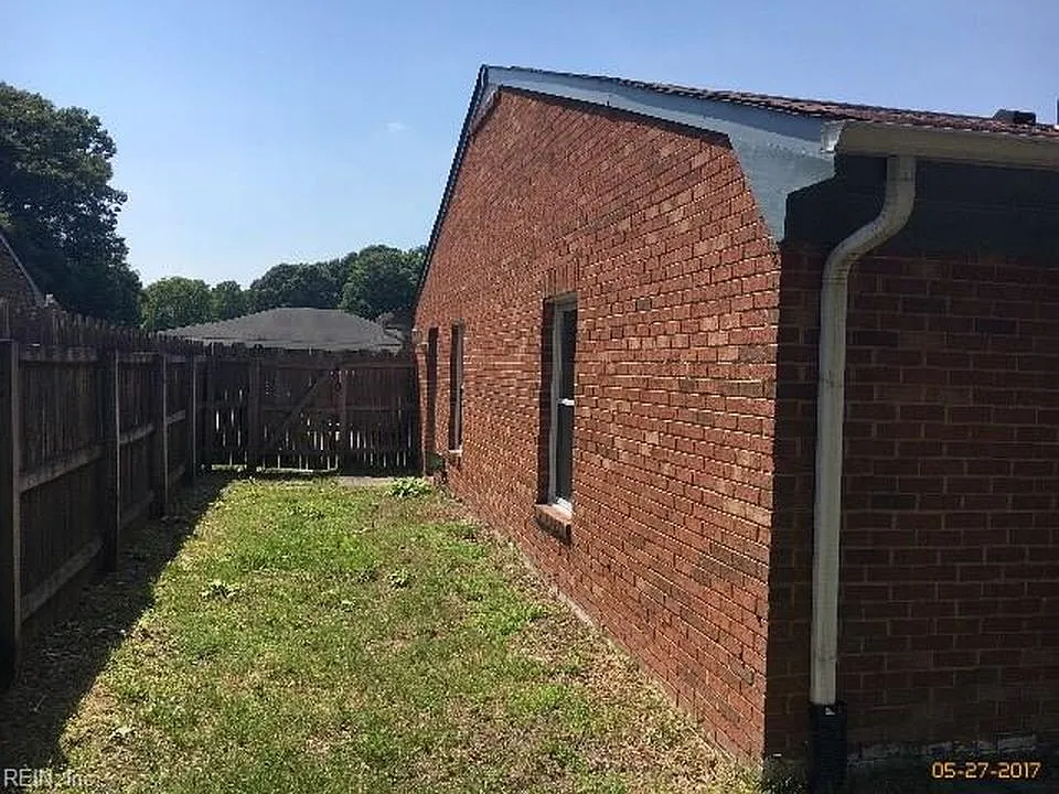 6036 Bradford Drive, #B, Suffolk, VA - 1 — Photo 4