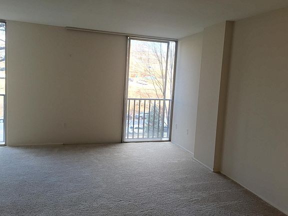 4th image of 4600 S 4 Mile Run Dr APT 209