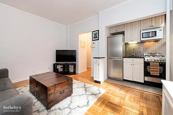 Sold by Sotheby's International Realty | media 3