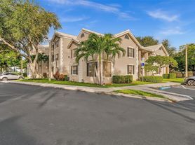 2890 N Oakland Forest Dr