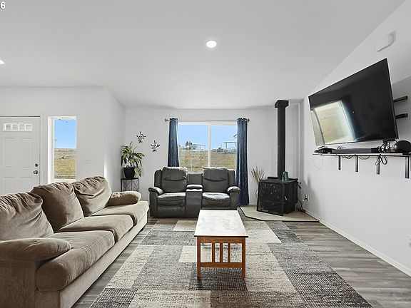 3rd image of 173 Horseshoe Bend Rd