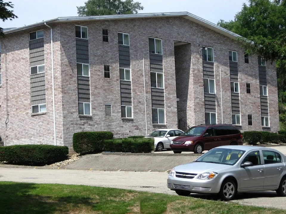 800 Park Ave #37