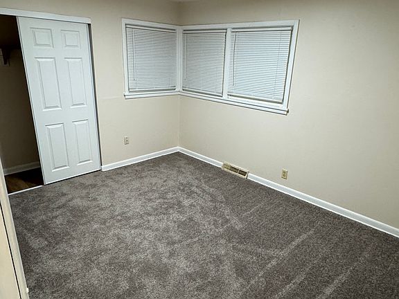 4th image of 7100 W Fiebrantz Ave