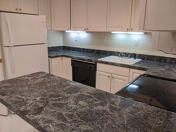 2nd image of 514 N Columbus St #A