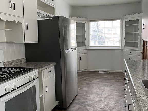 5th image of 619 Lincolnway E #1
