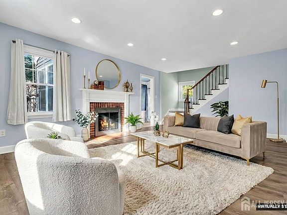 2nd image of 303 Ashland Rd