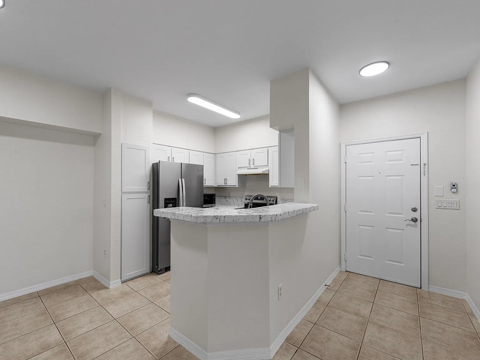2 bed, 1006 sqft, $1,700 — Photo 2